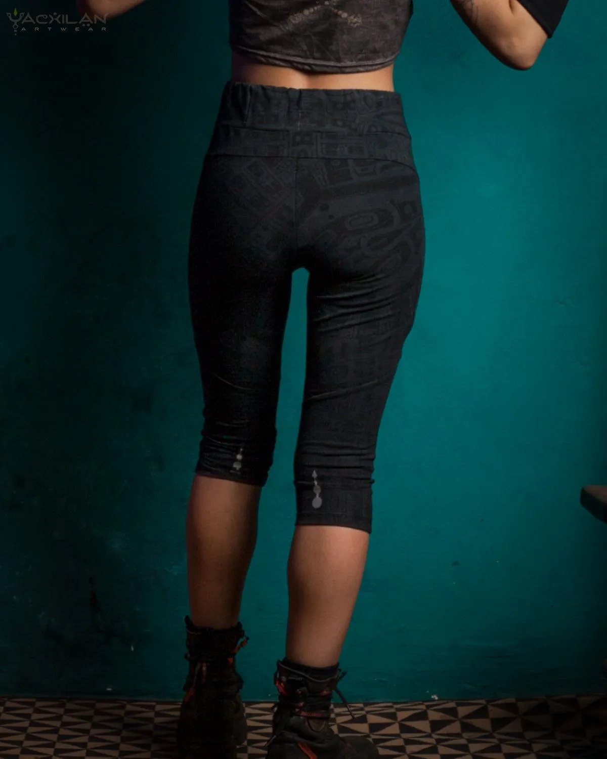 Short Leggings Woman / Hemp Veg Dye Veg Print - Black TINGLIT