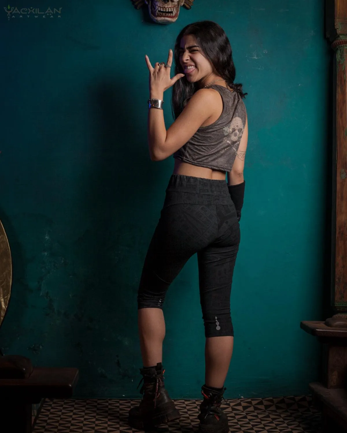 Short Leggings Woman / Hemp Veg Dye Veg Print - Black TINGLIT