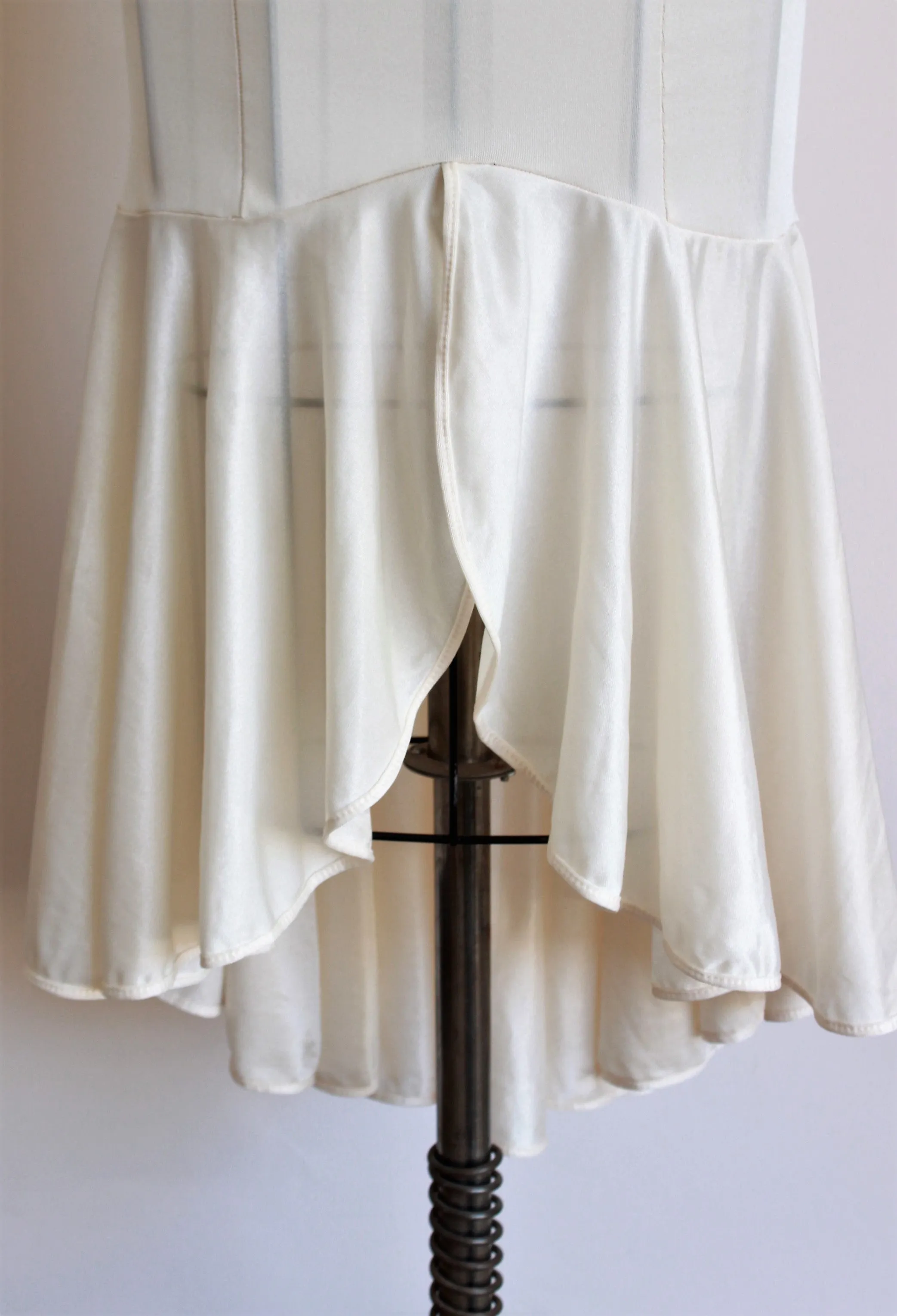 Vintage 1980s Fredericks of Hollywood Ivory Slip